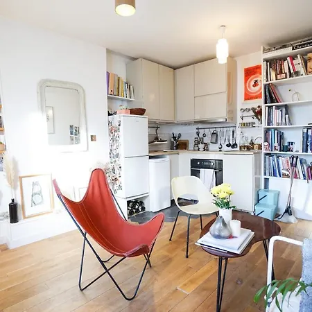 Nice Flat Near Canal Saint-martin Apartment