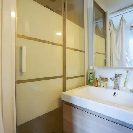 Nice Flat Near Canal Saint-martin Daire